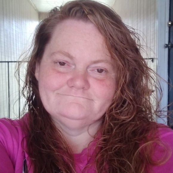 Profile Picture of Beth Kranyik (@bethkranyik) on Poshmark