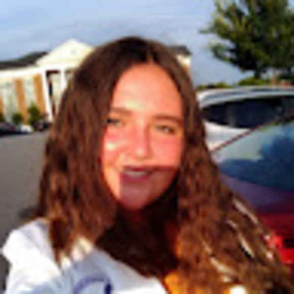 Profile Picture of Haley Casey (@haleybean47) on Poshmark