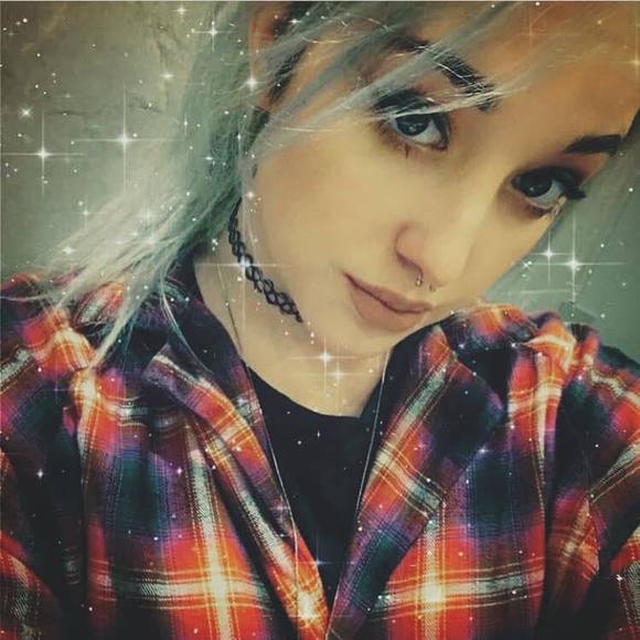Profile Picture of Chelsey Fleming (@cchelseyt) on Poshmark