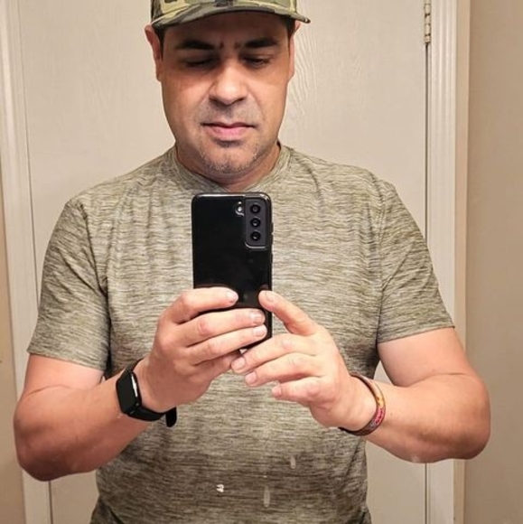 Juan alberto Moreno montañez - Poshmark Profile Picture of Juan alberto Moreno montañez (@jmoreno2706) on Poshmark