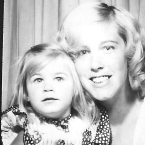 Profile Picture of Shannon Poulin (@rockshan) on Poshmark