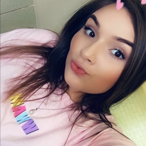 Profile Picture of Danielle Denk (@denkdanielle) on Poshmark