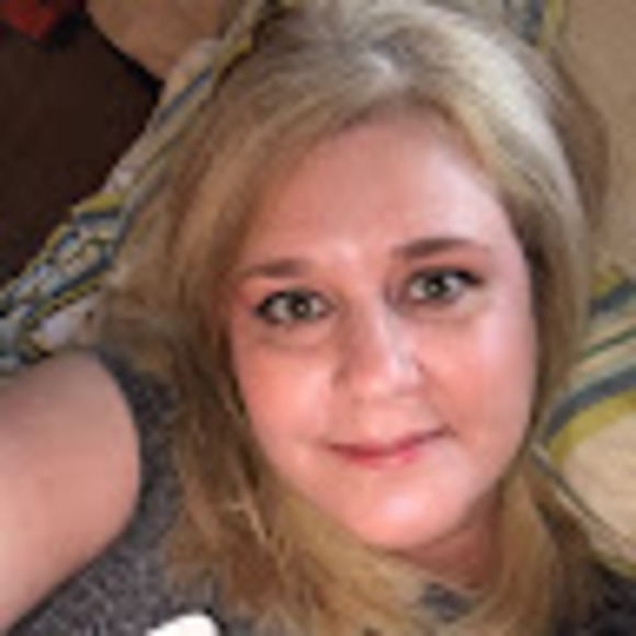 Profile Picture of Pam Wright (@pah10749) on Poshmark