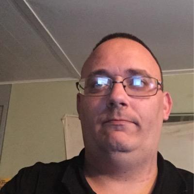 Profile Picture of Jerry (@2hot2handle2015) on Twitter