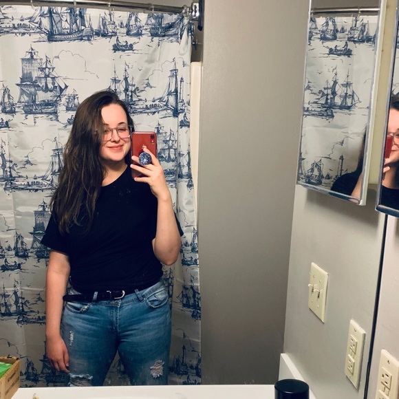 Kate Marting - Poshmark Profile Picture of Kate Marting (@monkofthekates) on Poshmark