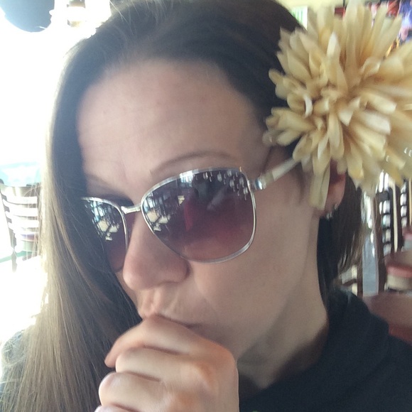 Profile Picture of Maria Elieff (@melieff77) on Poshmark