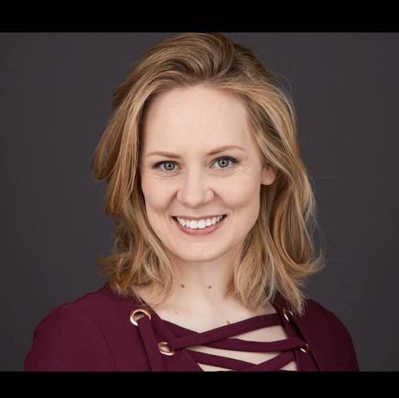 Profile Picture of Aurora Hansen (@adhmaximum) on Poshmark