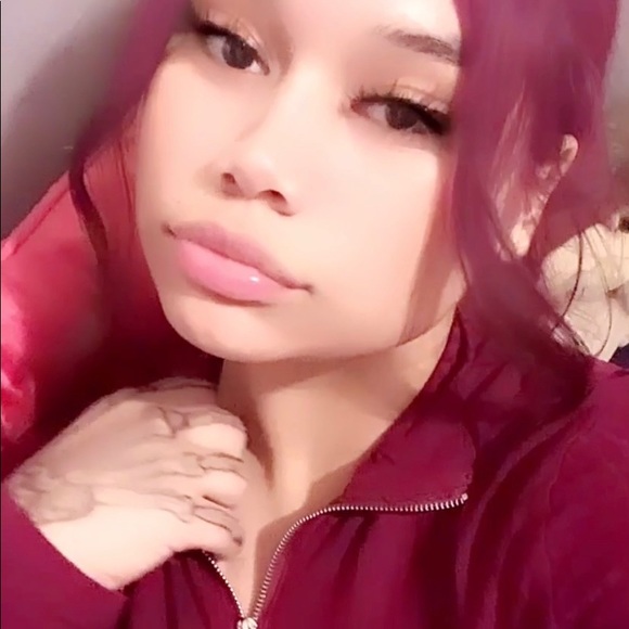 Profile Picture of Isabel Delgado (@shortyis) on Poshmark
