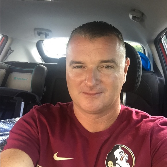 Profile Picture of Hughes James (@jhuges1010) on Poshmark