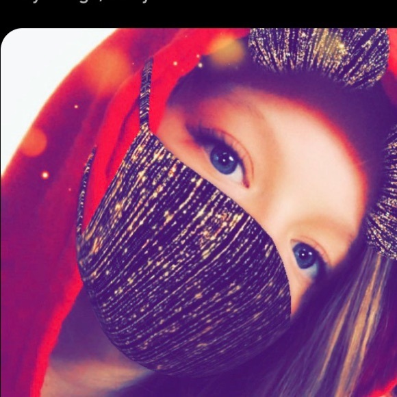 Profile Picture of Zoey Havice (@zozo011919) on Poshmark