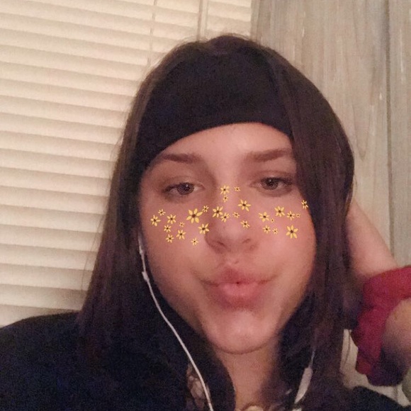 Profile Picture of Madison Tumilty (@madisontumilty) on Poshmark