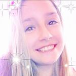 Profile Picture of Lillian Ware😊😊 (@lilsoftball_lover1215) on Instagram