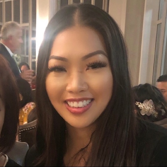 Profile Picture of Cathy Perkins (@cat_ter_racks) on Poshmark