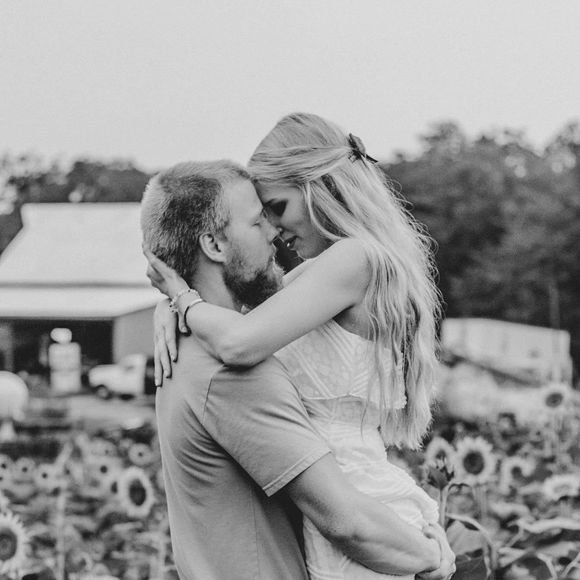 Profile Picture of Joshua Vest (@joshuavest913) on Poshmark