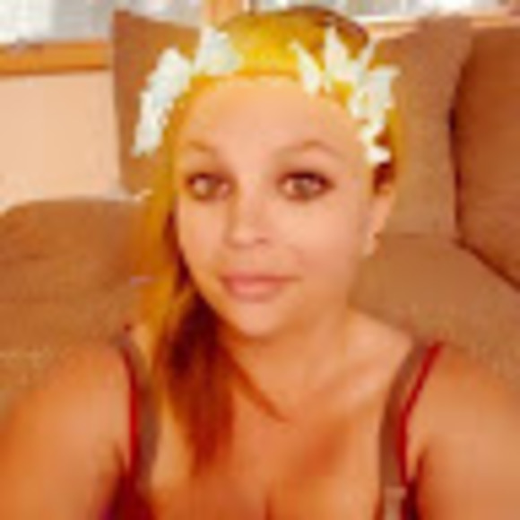 Rebecca Newhoff - Poshmark Profile Picture of Rebecca Newhoff (@bjnewhoff) on Poshmark