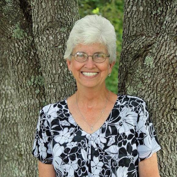 Profile Picture of Faye Dowling (@faye_dowling) on Poshmark