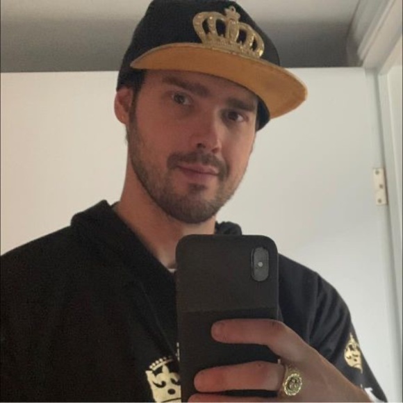 Profile Picture of Marc-antoine Proulx (@pinsson) on Poshmark