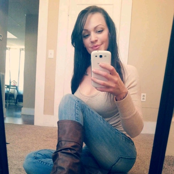 Profile Picture of Brandy Fraley (@gueraa4) on Poshmark