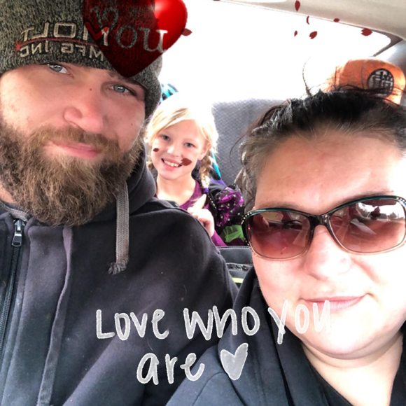 Profile Picture of Amanda Dalinghaus (@adalinghaus) on Poshmark