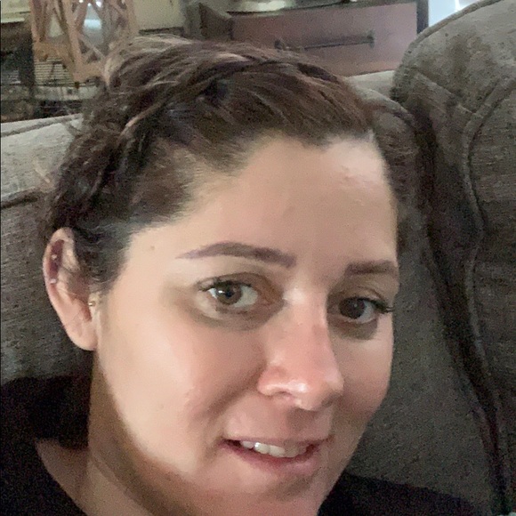 Profile Picture of Isabel Iriarte (@isabeliriarte) on Poshmark