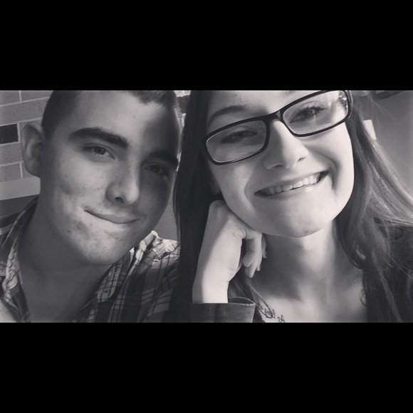 Profile Picture of Caitlynn Hudlow (@caitlynn368) on Poshmark