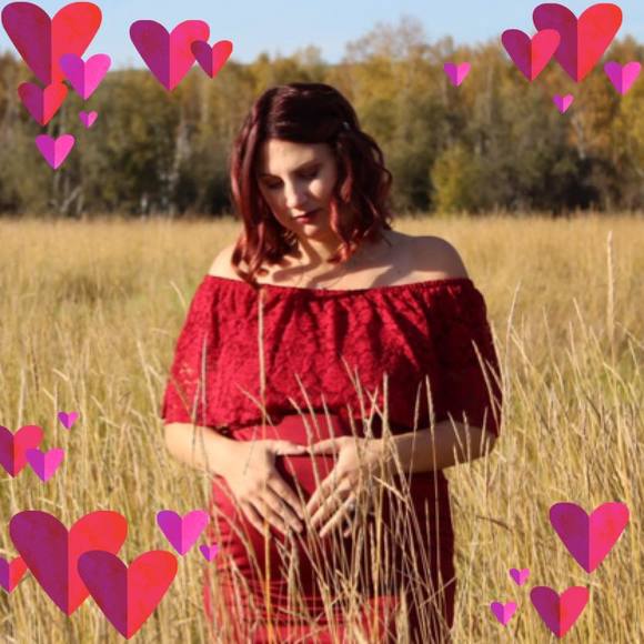 Profile Picture of Ariel King (@arieldk) on Poshmark