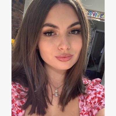 Profile Picture of Nancy (@nancyjames98) on Twitter