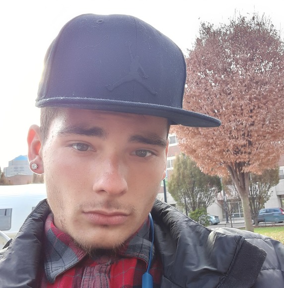 Profile Picture of Hayden Campbell (@haydencampbe305) on Poshmark