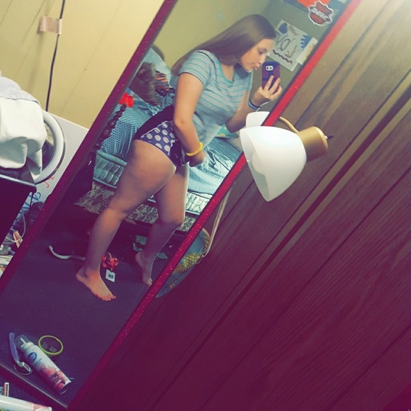 Profile Picture of Regan Moore (@reganmoore1026) on Poshmark