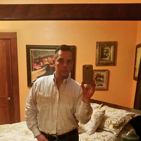 Profile Picture of Rocco Cianflone (@roccoglint) on Poshmark