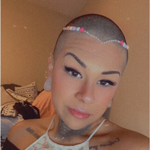 Profile Picture of Angelina Sendejo (@seangelfly) on Poshmark