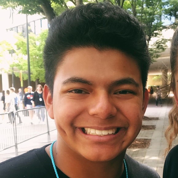 Profile Picture of Thomas Dillard (@thdillard) on Poshmark