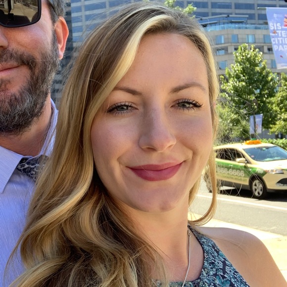 Profile Picture of Janelle Husenaj (@janellesells1) on Poshmark