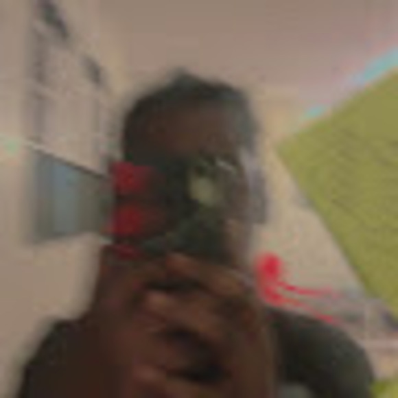 Profile Picture of Dylann Lyons (@lyonsdylan735) on Poshmark