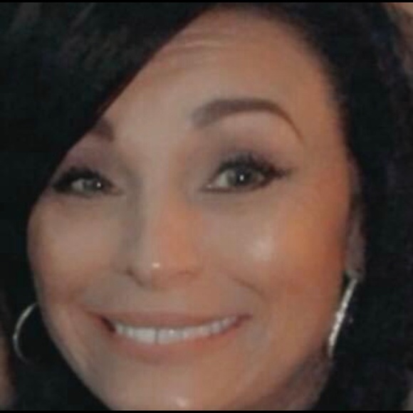 Profile Picture of Dana Farnetti (@mygodispower) on Poshmark