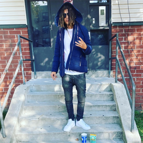 Profile Picture of Malik Roberts (@malik5roberts) on Poshmark