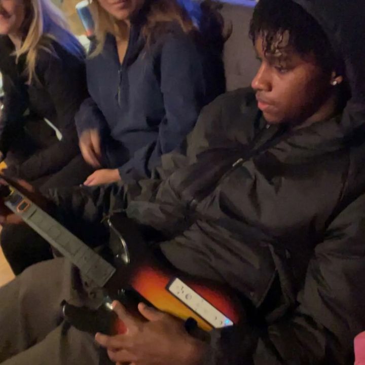 Profile Picture of TJ (@rav_d5) on Tiktok