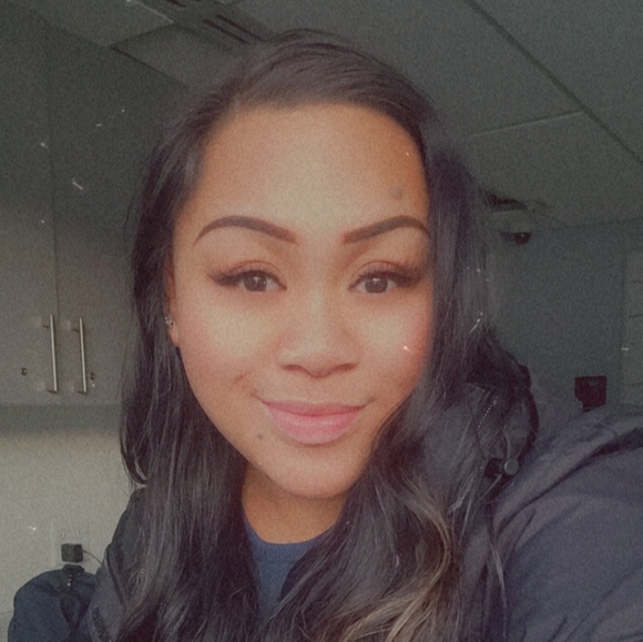 Profile Picture of Kim Wolkoff (@ayekimaaaye) on Poshmark