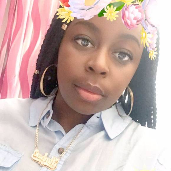 Profile Picture of Shontel Mitchell (@countrys_finest) on Poshmark