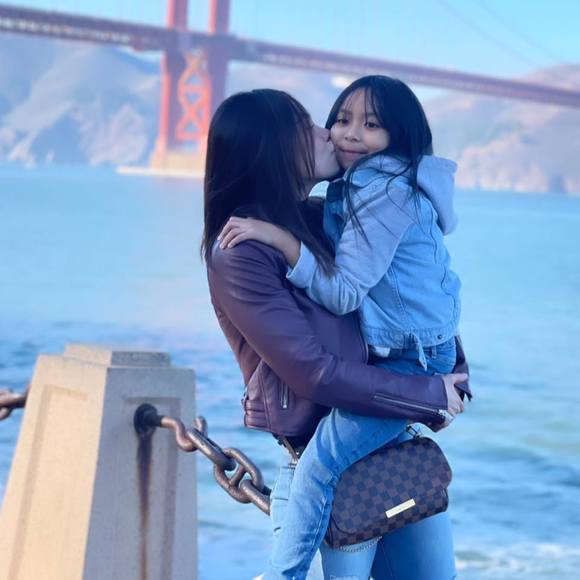 Profile Picture of Joyce De leon (@dhodhoys) on Poshmark