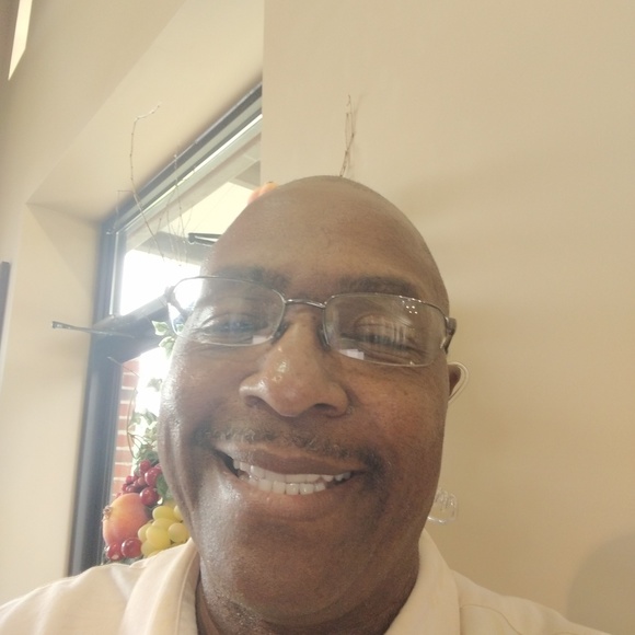 Profile Picture of Tyrun Smith (@peterweestraw) on Poshmark