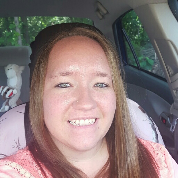 Profile Picture of Aila Creger (@ailamarie26) on Poshmark