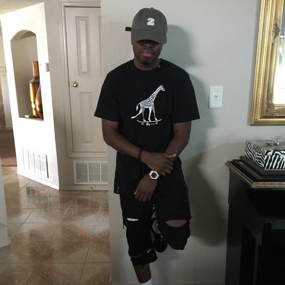 Profile Picture of Joshua Jones (@toowavy3) on Poshmark