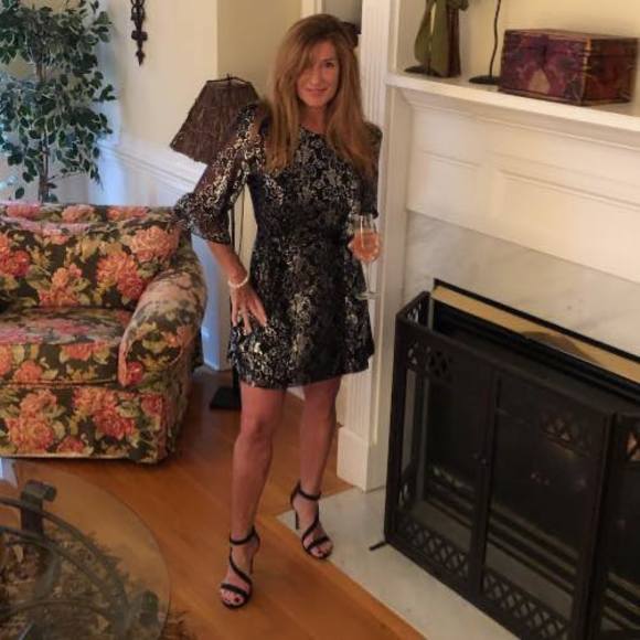 Profile Picture of Liz Kellermann (@etkellermann) on Poshmark