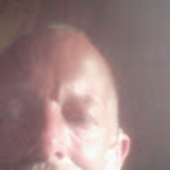 Profile Picture of Bruce Hoyt (@hoyt1104) on Poshmark