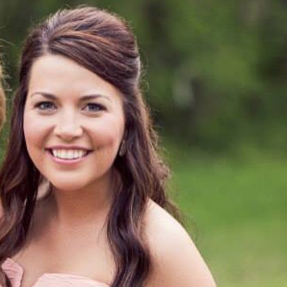 Profile Picture of Jamie Baumgardner (@jamiebaum) on Poshmark