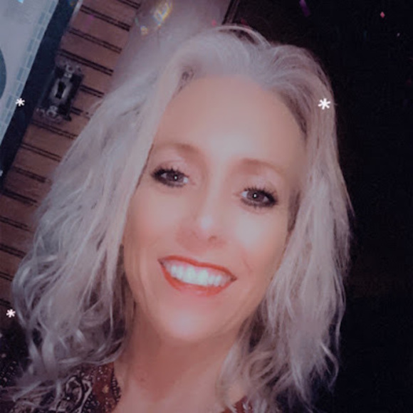 Profile Picture of Kimberly Van acker (@kimmyv72) on Poshmark