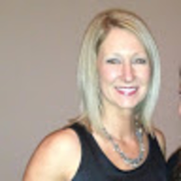 Profile Picture of Jen Gureckis (@gureckisj) on Poshmark