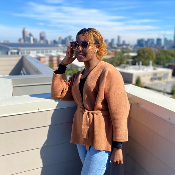 Profile Picture of Josslyn Lally (@lajossiee) on Poshmark