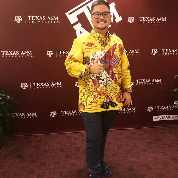 Profile Picture of Dave Yap (@smardav) on Poshmark